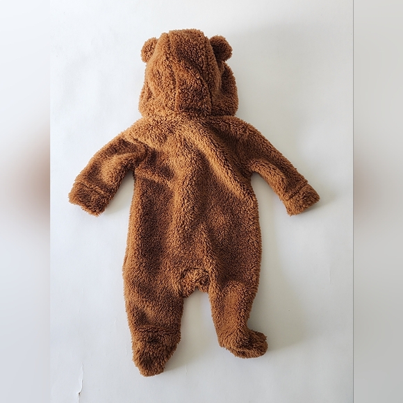 Like New Old Navy Baby Bunting Furry Sherpa Bear Outift Size 0-3 Months - Picture 2 of 6